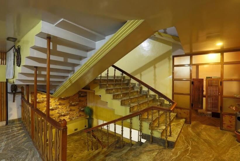 Hotel Assembly Шиллонг Экстерьер фото