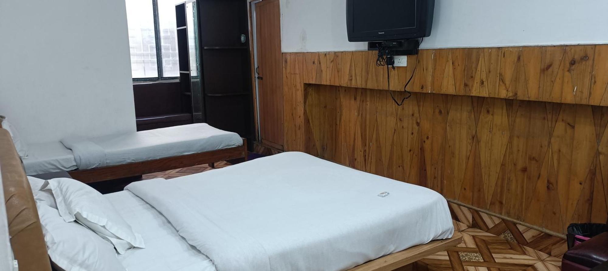 Hotel Assembly Шиллонг Экстерьер фото