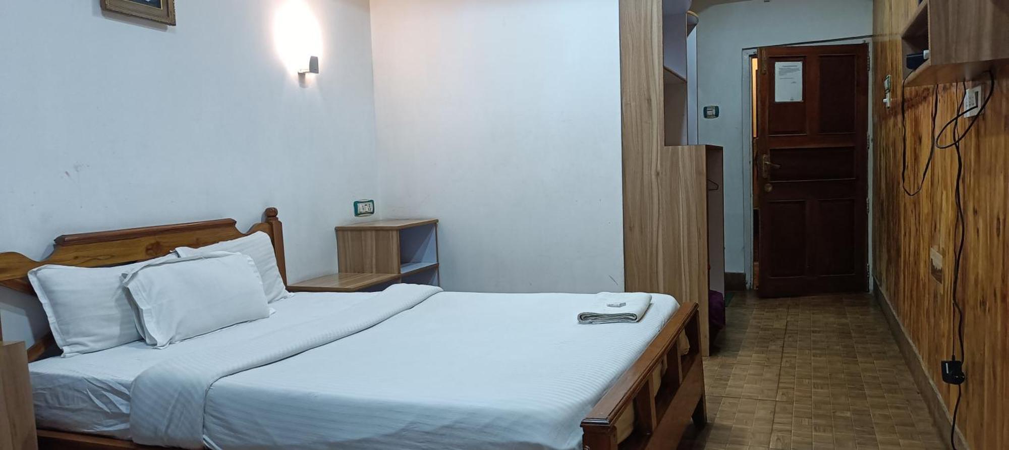 Hotel Assembly Шиллонг Экстерьер фото