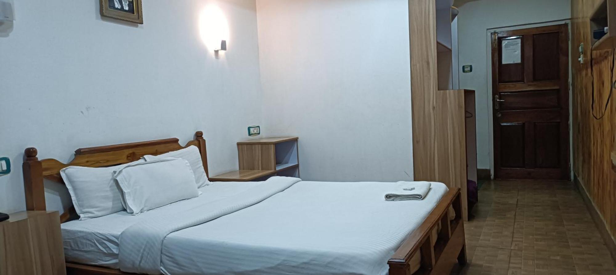 Hotel Assembly Шиллонг Экстерьер фото